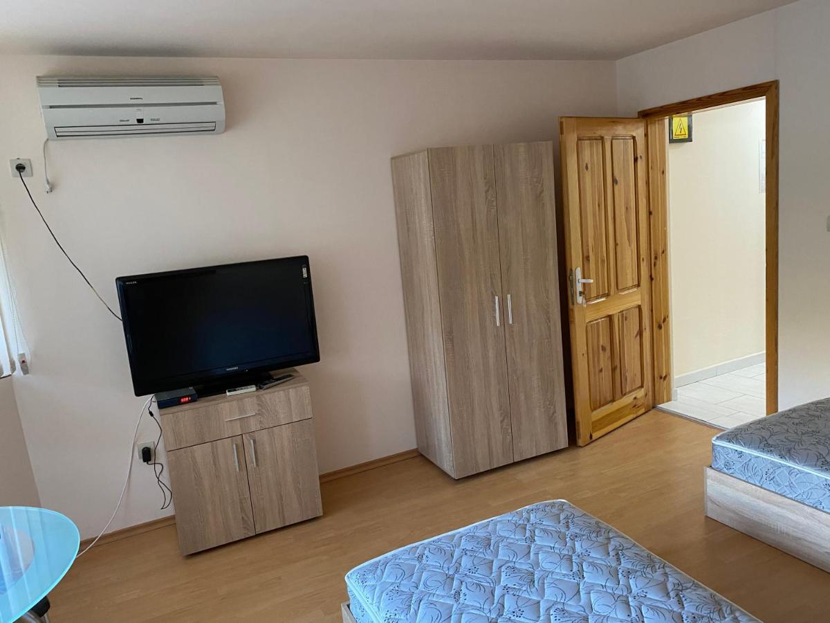 Стаи За Гости Маринови Provadiya Ngoại thất bức ảnh