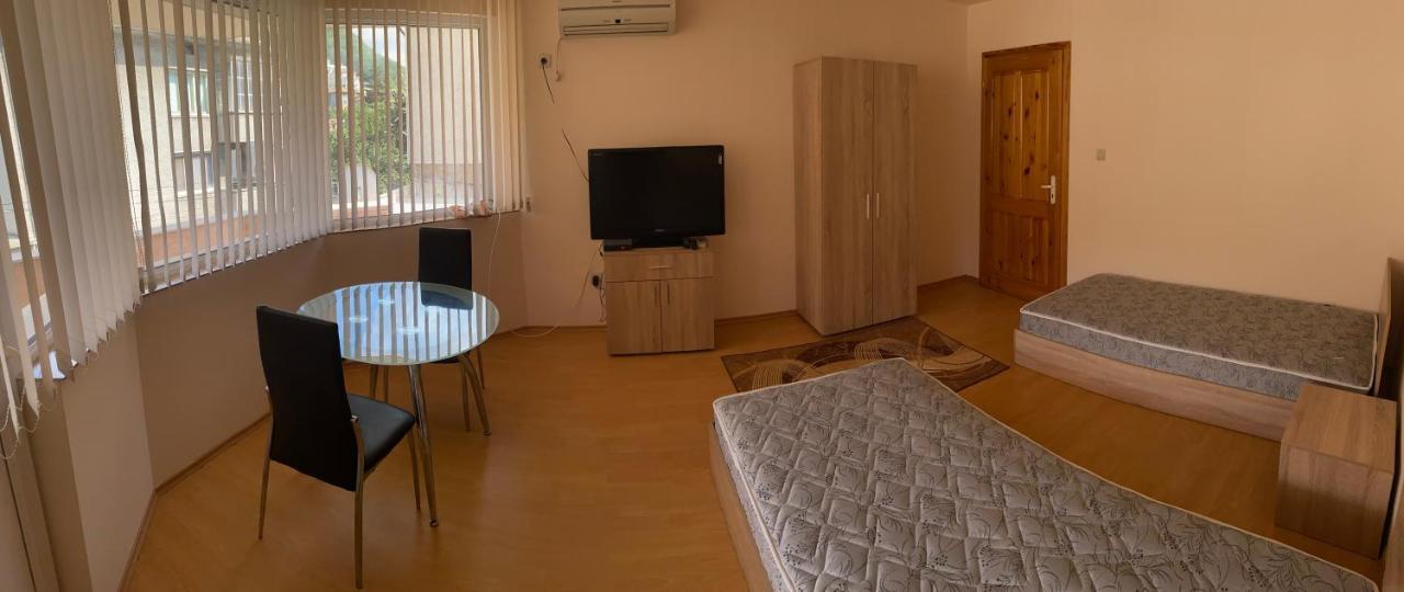 Стаи За Гости Маринови Provadiya Ngoại thất bức ảnh