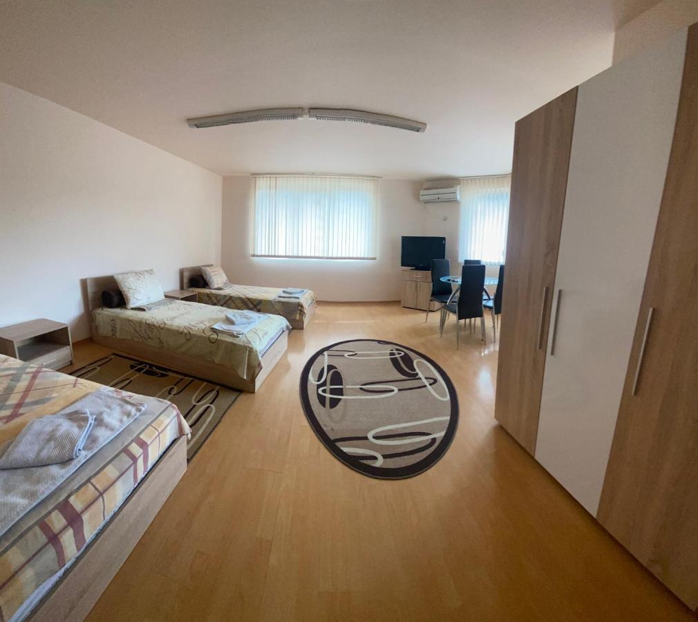 Стаи За Гости Маринови Provadiya Ngoại thất bức ảnh